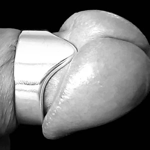 gregs v ring in silver